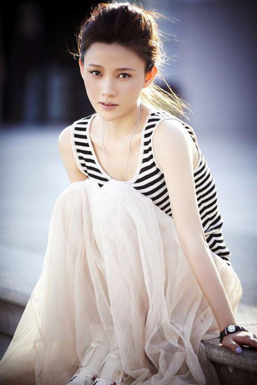 二人生猴子在床上生宝宝